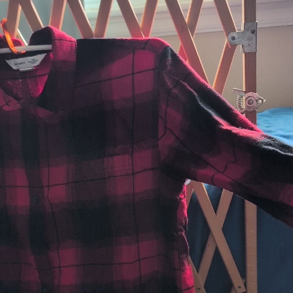 Old Navy Red and Black Plaid Button Down Shirt Flannel - Picture 2 of 5
